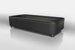 EH-QS100B : Projecteur 4K PRO-UHD ultracourte focale avec 4500 lumens de luminosité et commandes IP pour une expérience de divertissement immersive.