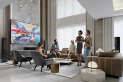 EH-QS100B : Projecteur 4K PRO-UHD ultracourte focale avec 4500 lumens de luminosité et commandes IP pour une expérience de divertissement immersive.