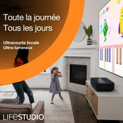 Epson Lifestudio Grand EH-LS670B, Projecteur laser intelligent à ultracourte focale, 4K PRO-UHD, 3 600 lumens, Sound by Bose, Google TV, écran de 120 pouces, garantie de 5 ans