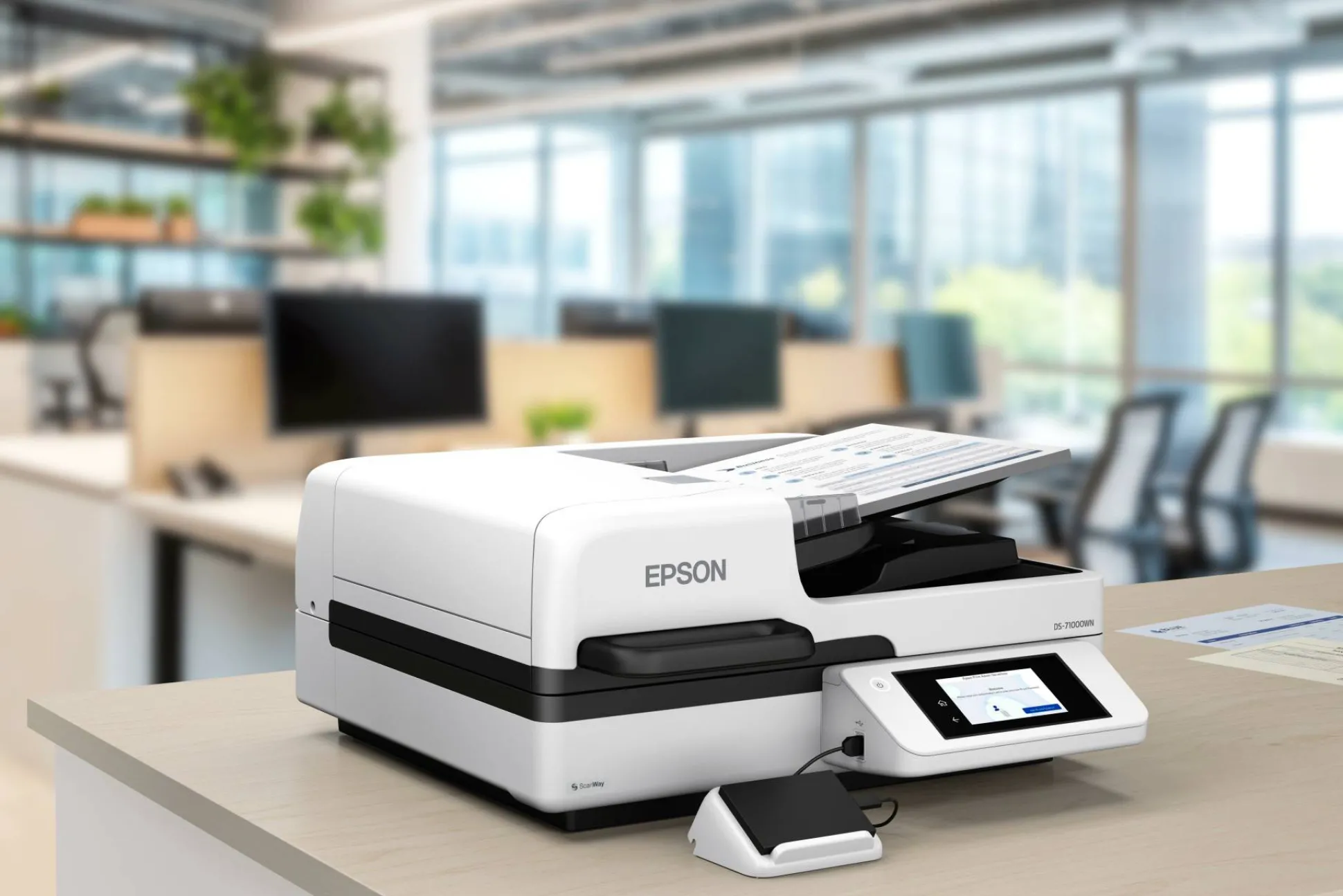 Scanner à plat A3 WorkForce DS-71000WN avec connexion réseau et compatible avec des plateformes ouvertes, avec chargeur automatique de documents de 150 feuilles