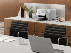 Solution d’impression A4 blanche EcoTank ET-3956 équipée d’une connexion Wi-Fi et de réservoirs d’encre, avec jusqu’à 3 ans d’encre inclus